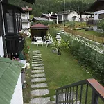 根兹内拉住宿加早餐旅馆 Perarolo di Cadore
