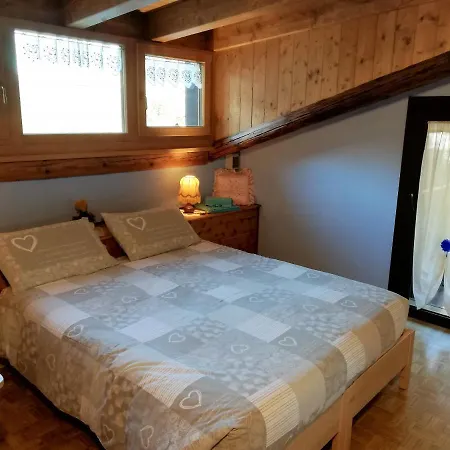 ベッド・アンド・ブレックファスト La Genzianella