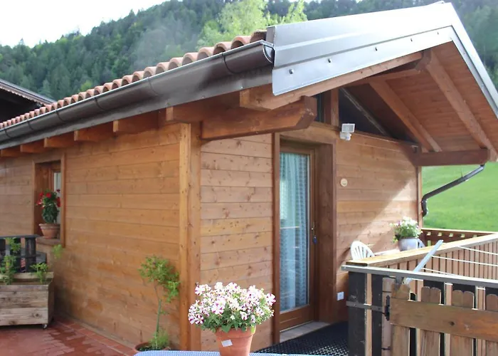 فندق مبيت وإفطار La Genzianella Perarolo di Cadore