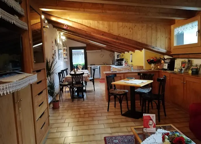 根兹内拉住宿加早餐旅馆 住宿加早餐酒店 3*